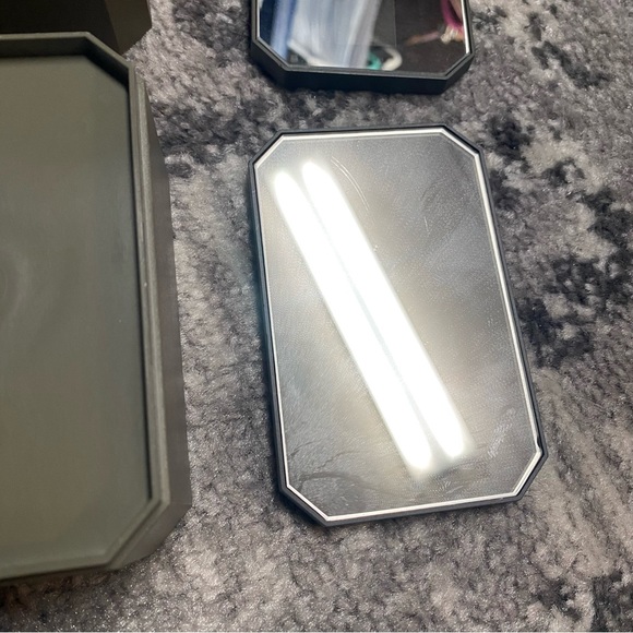 Swarovski Plastic Mirror Top Set of 2 Display Stands - Picture 12 of 12